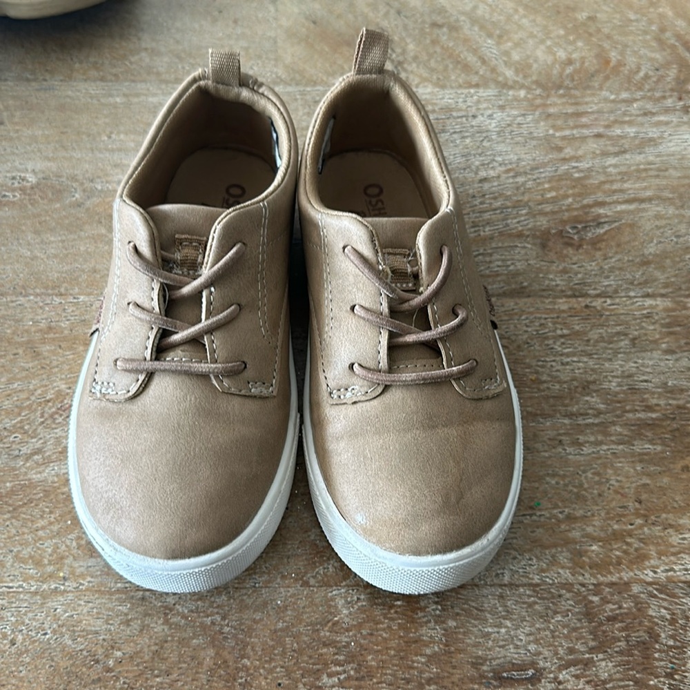 Oshkosh toddler foe suede shoes